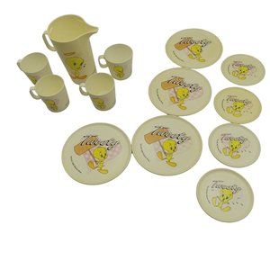 Vintage 1996 Warner Bros Chilton - Globe Inc Tweety Bird Child's Plastic Tea Set